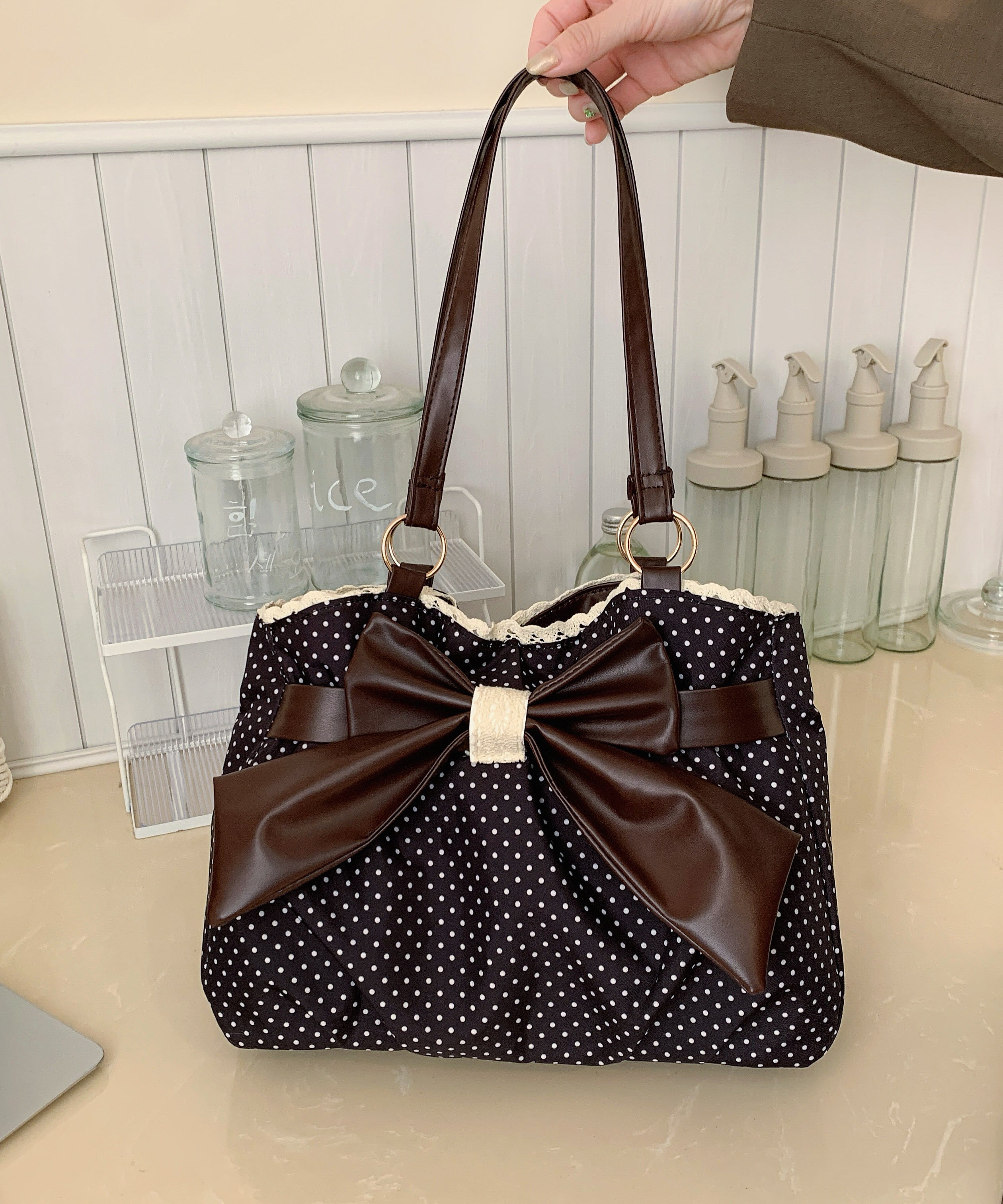 Shopper mit Ganache-Pünktchen