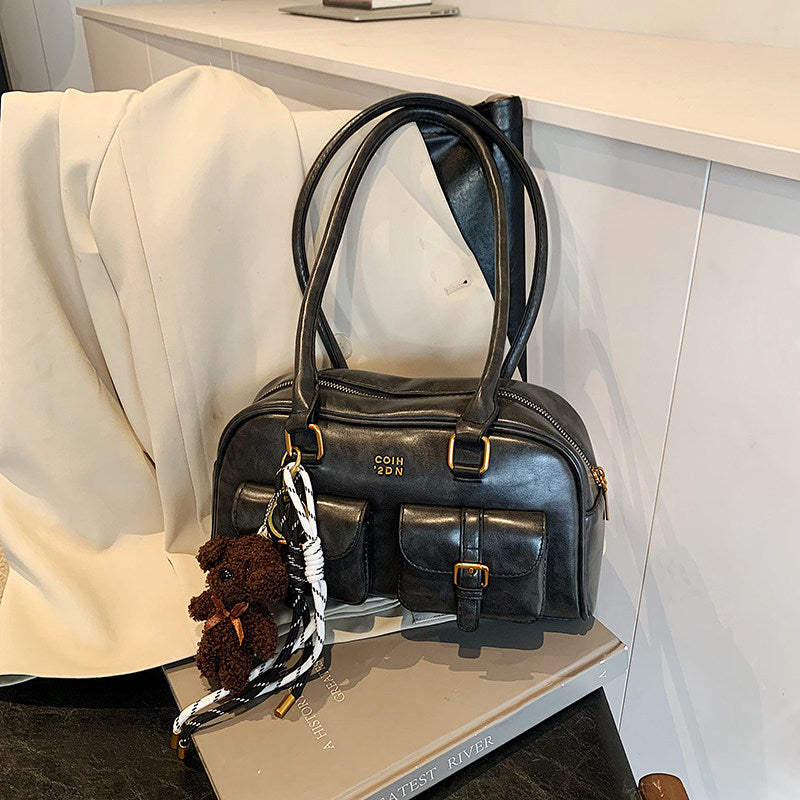 Schultertasche in glattem Toffee