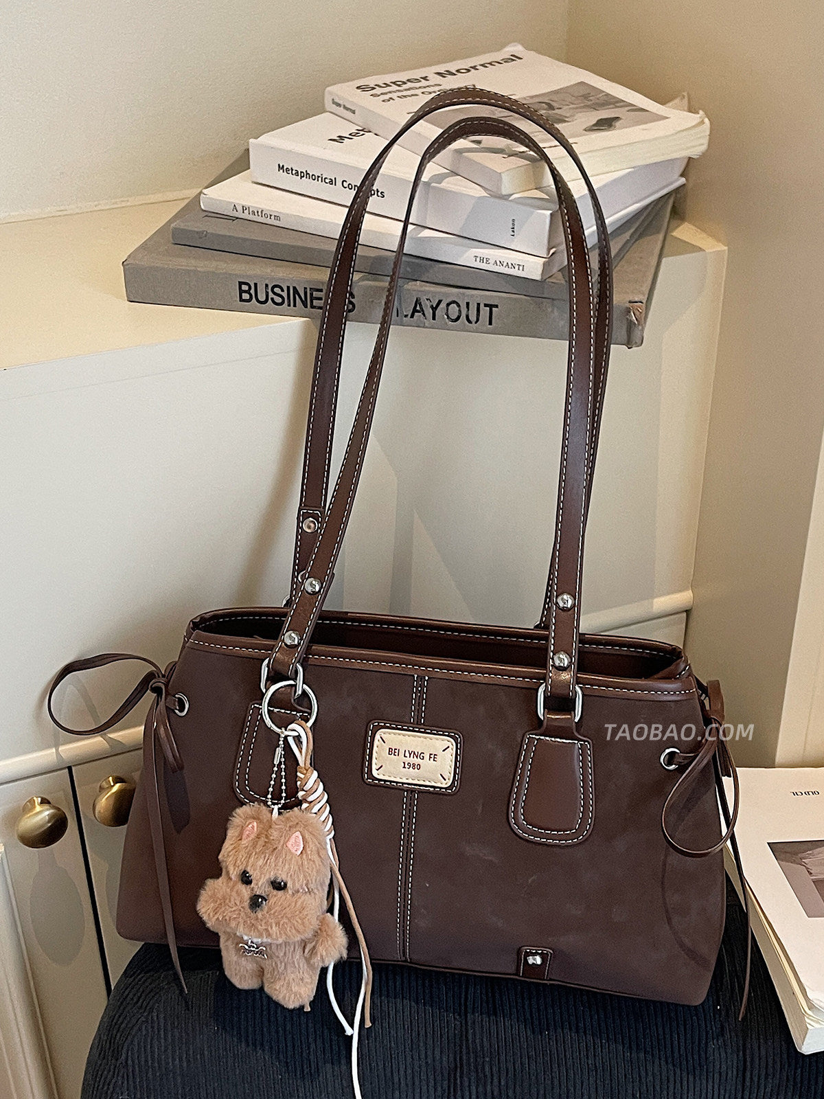 Camden Vintage Contrast-Stitch Tote Bag