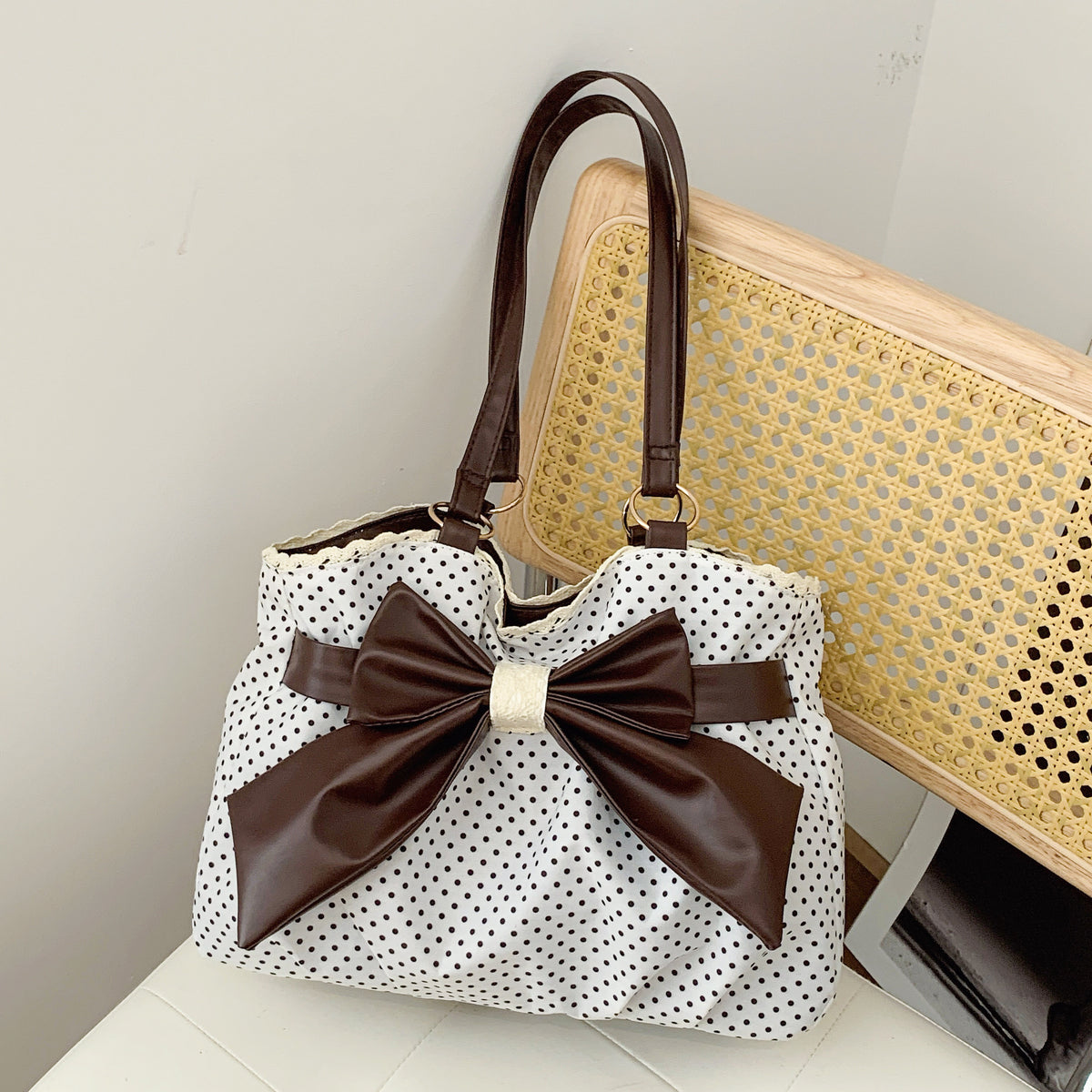 Shopper mit Ganache-Pünktchen