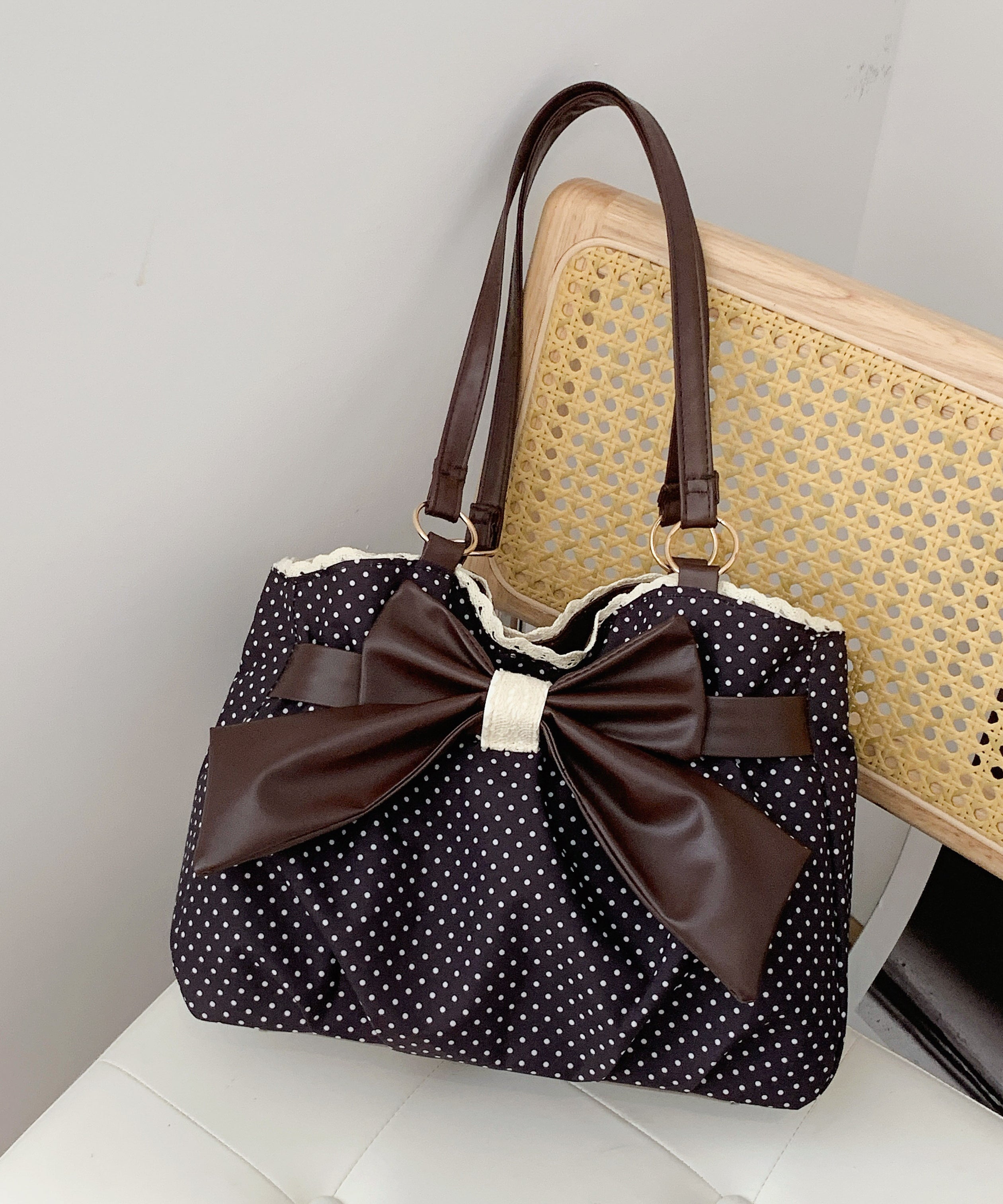 Shopper mit Ganache-Pünktchen