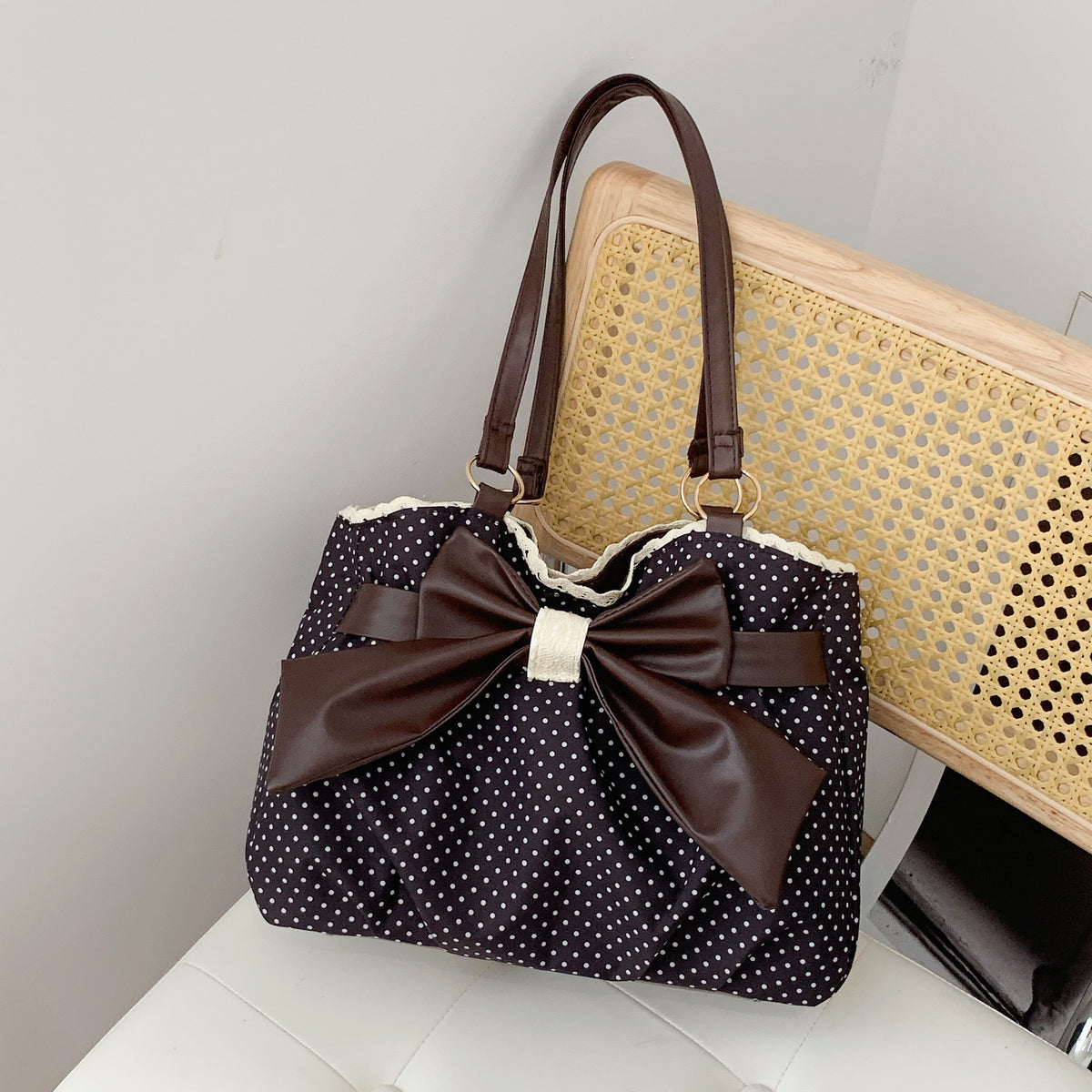 Shopper mit Ganache-Pünktchen