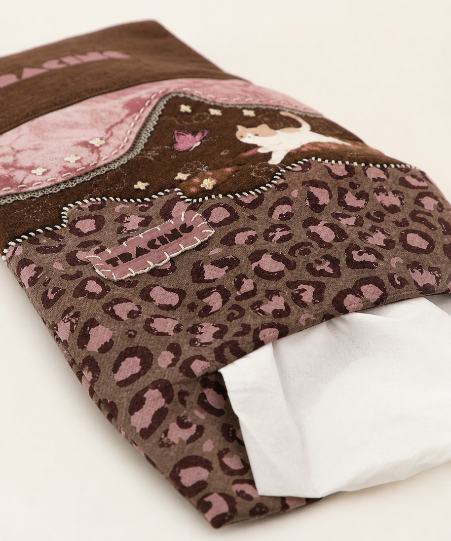 Cocoa Kitten Hanging Tissue Cover — tissue opening detail