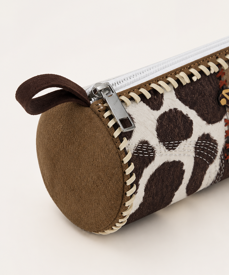 Cow Marble Canvas Round Pencil Case — zipper detail