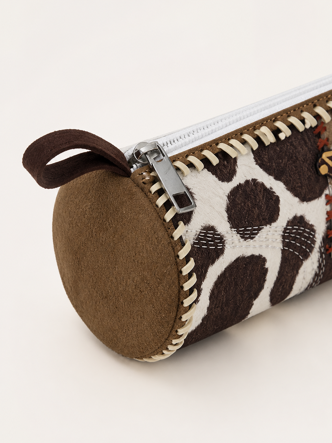 Cow Marble Canvas Round Pencil Case — zipper detail