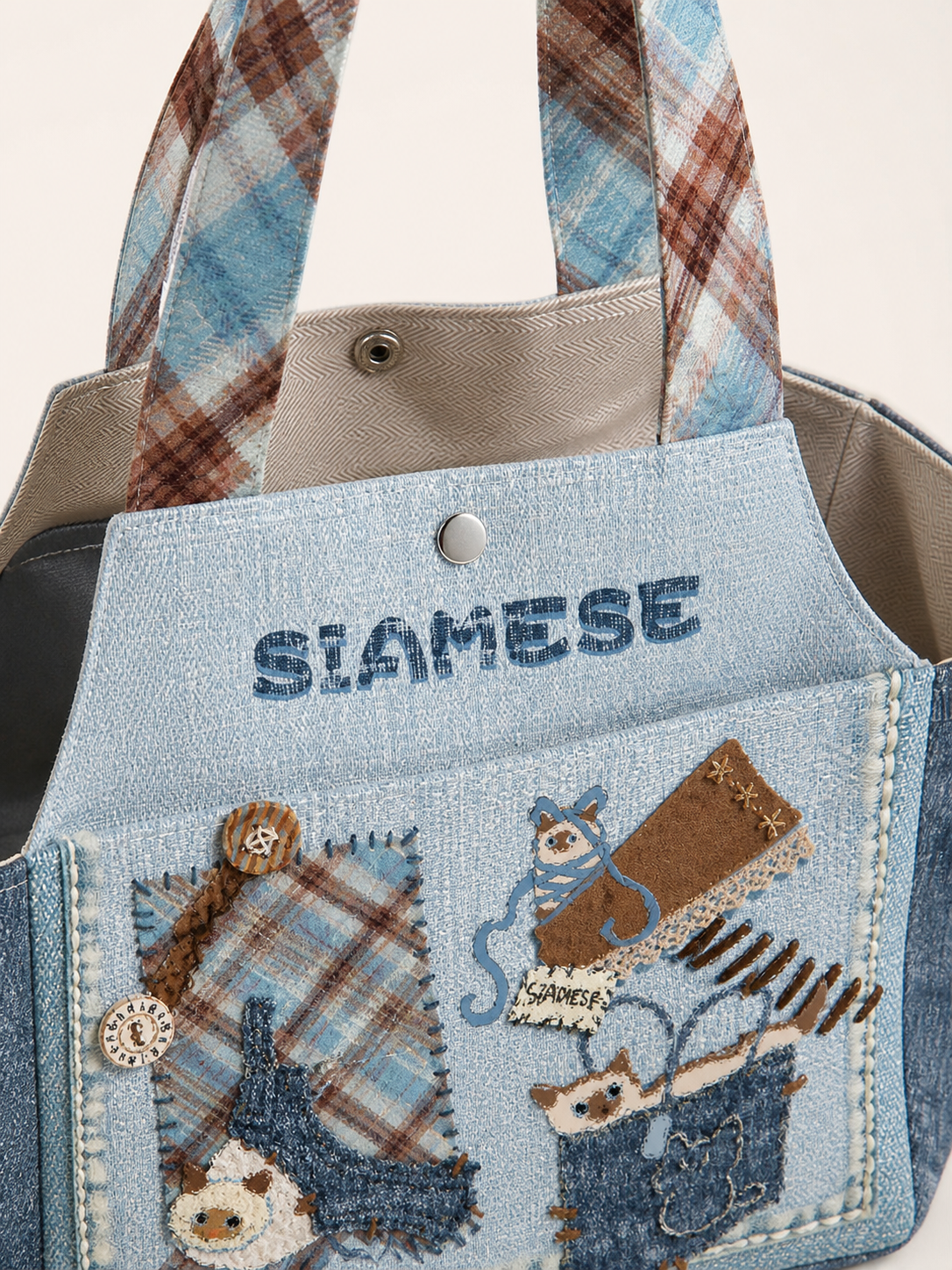 Siamese Corner Canvas Pet Carrier — closure detail